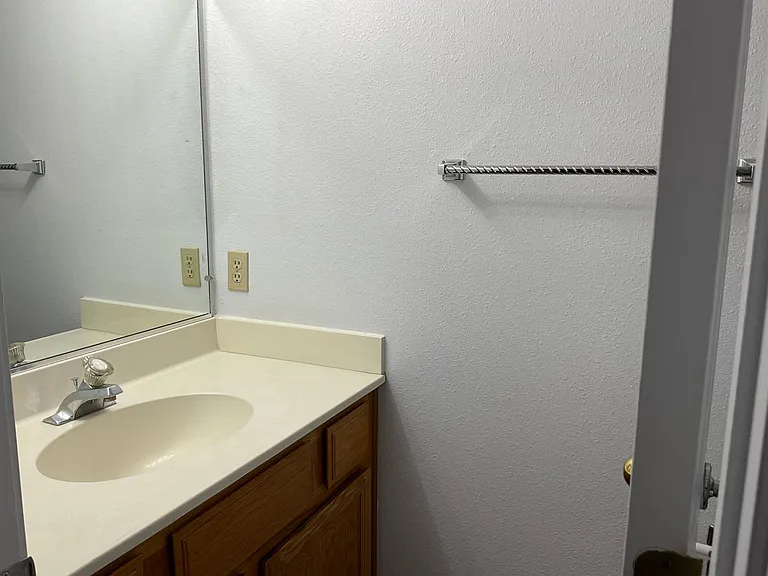 6061 Stonecreek Dr — Photo 8