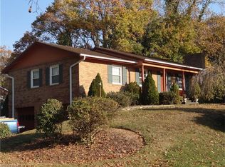 401 Lakeshore Dr, Asheville, NC 28804