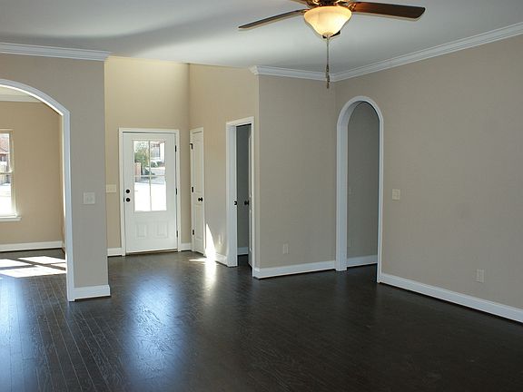 4th image of 209 Wisteria Ln #27