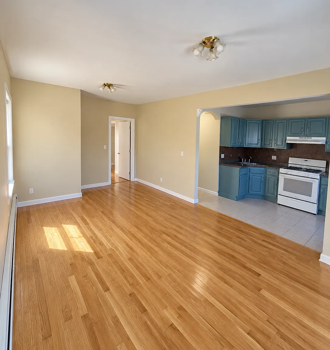 2 bed, 1000 sqft, $2,700 — Photo 2