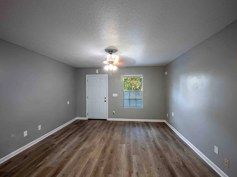 8205 Berry Ave — Photo 17