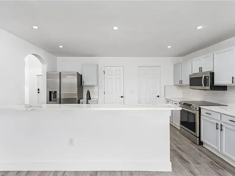 306 Shadow Lakes Dr — Photo 6