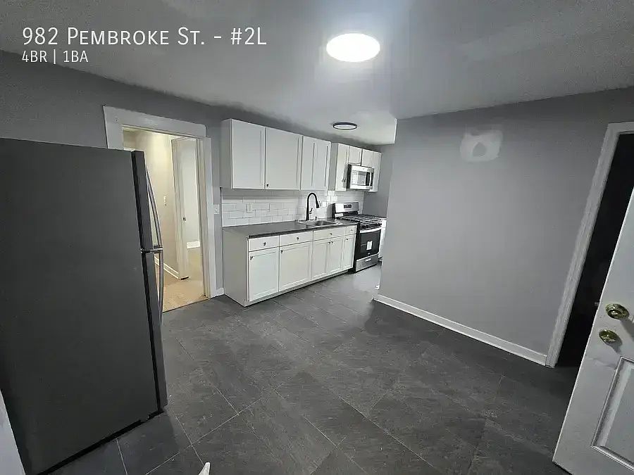1st image of 982 Pembroke St #2L