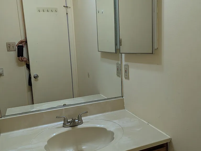 220 Hampshire Dr #220 — Photo 24