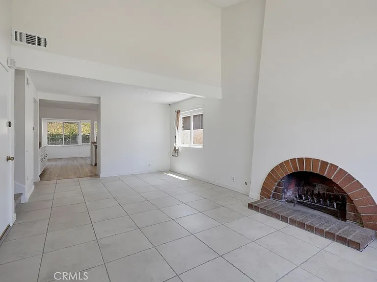 22692 Via Santa Maria — Photo 3