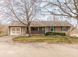 805 S 3rd Ter, Savannah, MO 64485