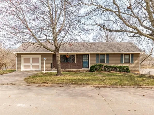805 S 3rd Ter, Savannah, MO 64485