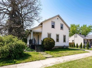 1037 W 10th Ave, Oshkosh, WI 54902