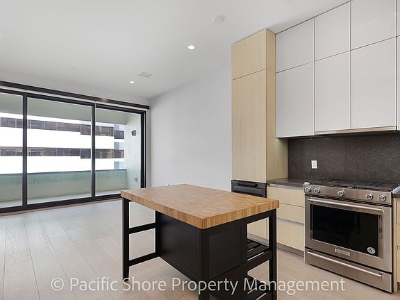 3rd image of 388 Cordova St Unit 302