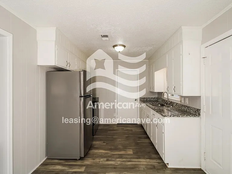 524439_009_wm_-_kitchen_13458623.jpg