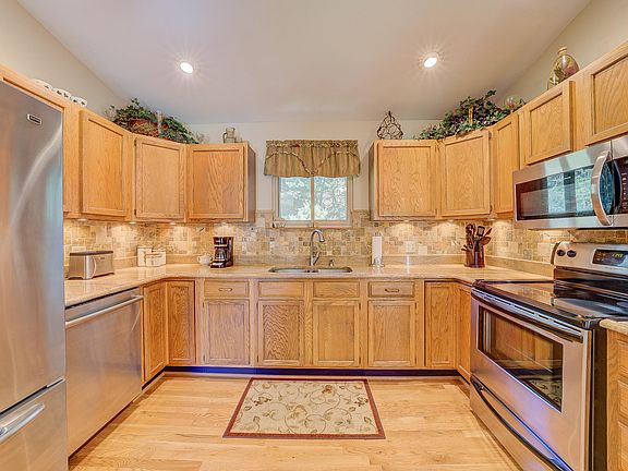 5th image of 7245 Carriage Hills Dr