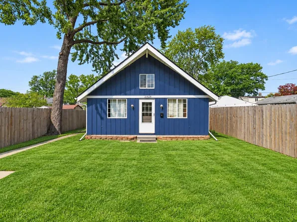 21929 Rosedale St, Saint Clair Shores, MI 48080
