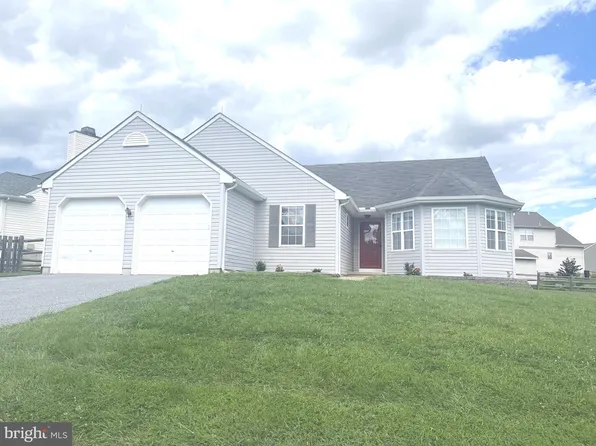 122 W Flagstone Dr, Newark, DE 19702