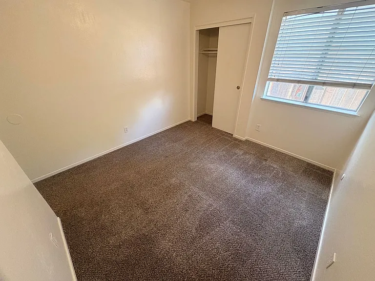 6116 N Marty Ave — Photo 11