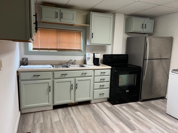 1 E Main St #3