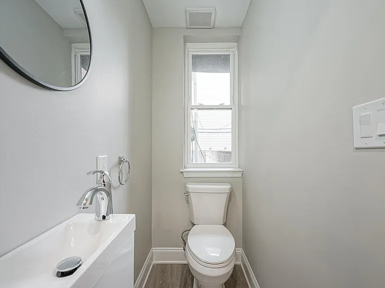 3130 Dickinson St — Photo 21