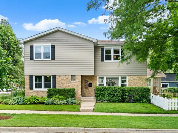 15 E Fairview St, Arlington Heights, IL 60005
