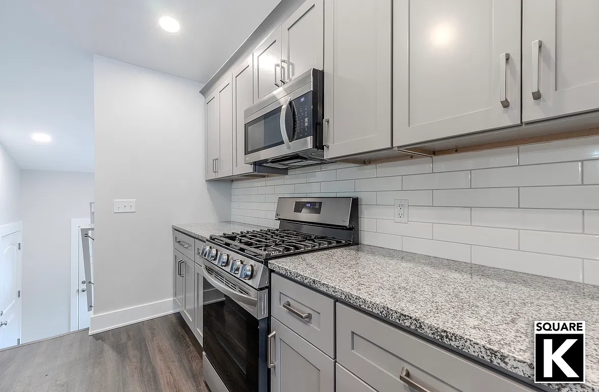 4 bed, 2.5 bath, 2085 sqft, $2,400 — Photo 2