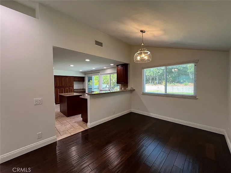 25281 Parthenon Ave — Photo 17