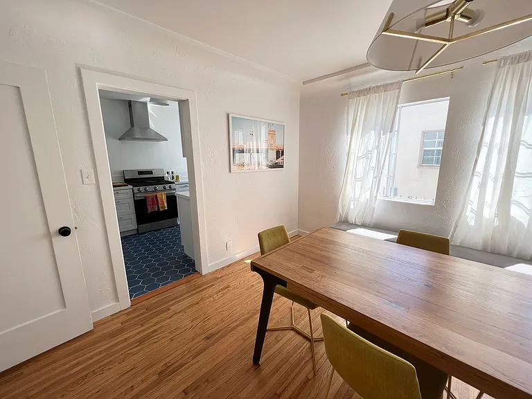 2832 S Rimpau Blvd — Photo 14
