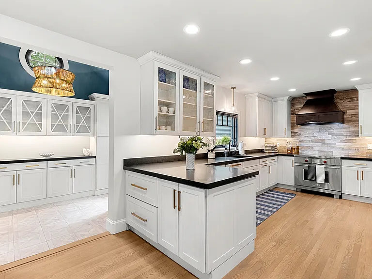 6 Sagamore Grv — Photo 12