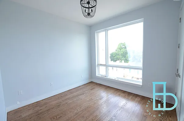 Rented by Miron Realty Group | media 6