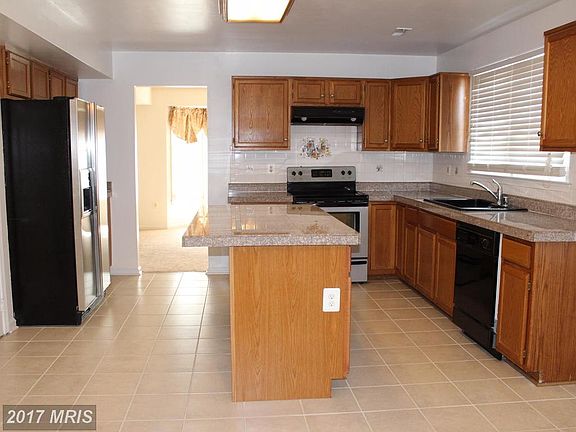 3rd image of 3 Ballantrae Ct
