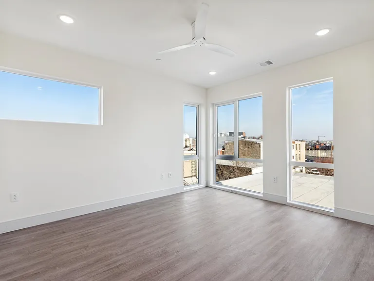 1225 E Fletcher St #212 — Photo 12