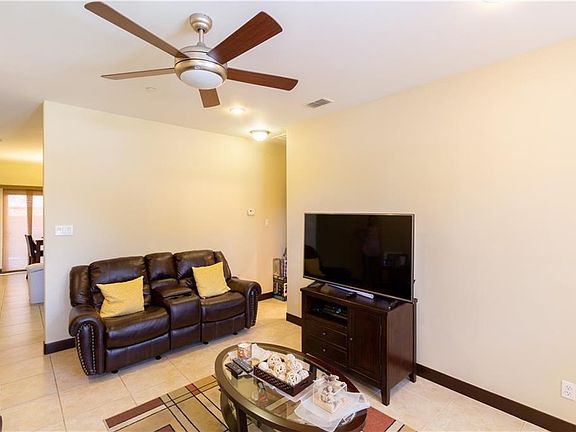 5th image of 114 S 48th Ln APT 1