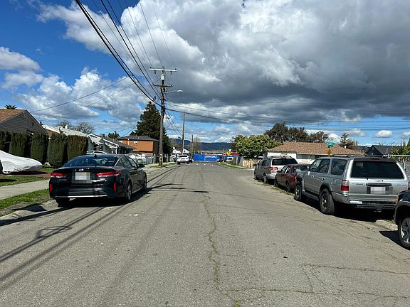 5th image of 508 Clara St