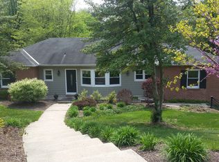 1520 Hillcroft Ln, York, PA 17403