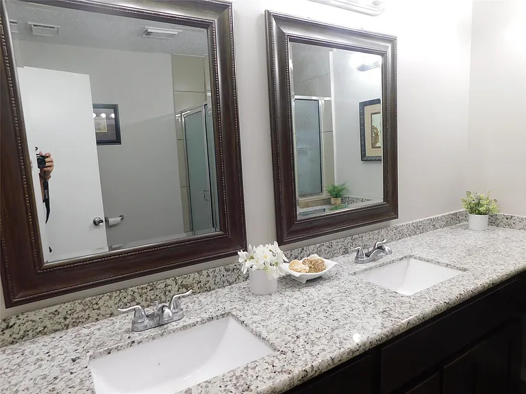4403 Alamo Ave — Photo 17