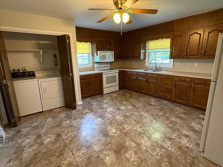 488 Prospect Rd — Photo 9