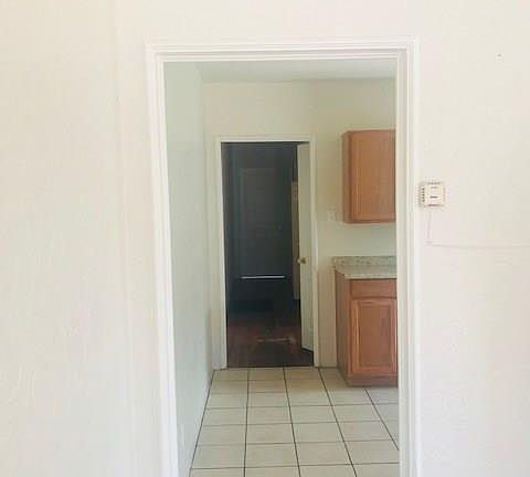 5th image of 2622 Grant Ave