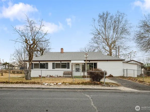 1013 E Plum, Moses Lake, WA 98837