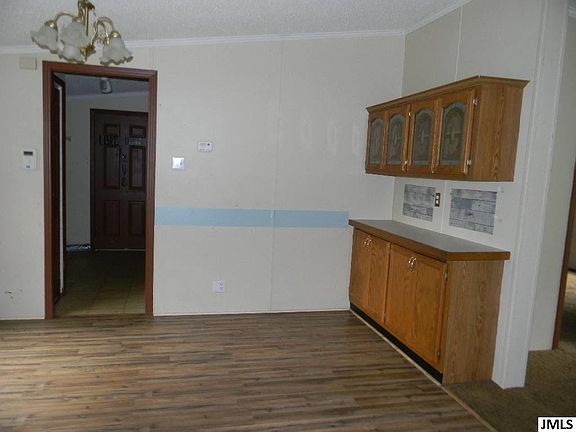 5th image of 837 Whitney St