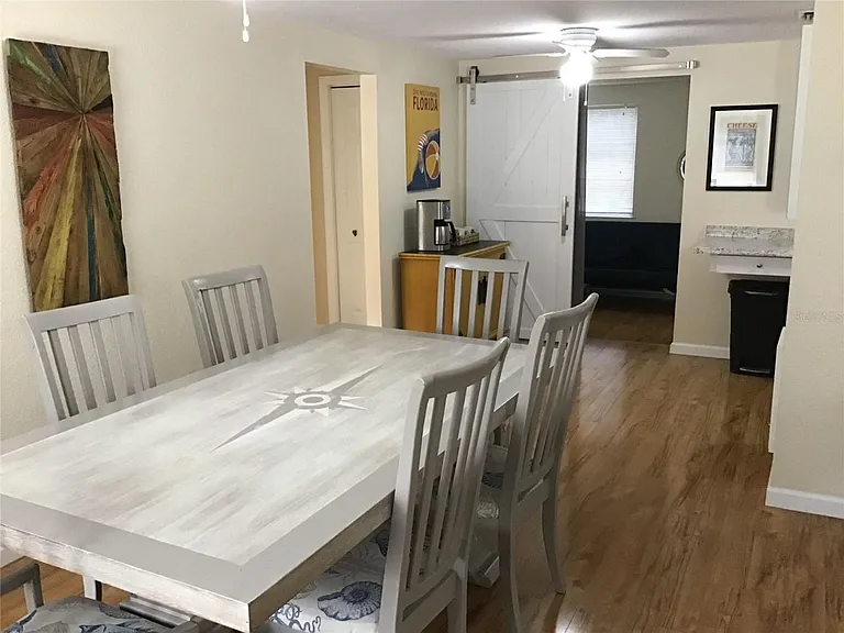 270 S Maple St — Photo 3