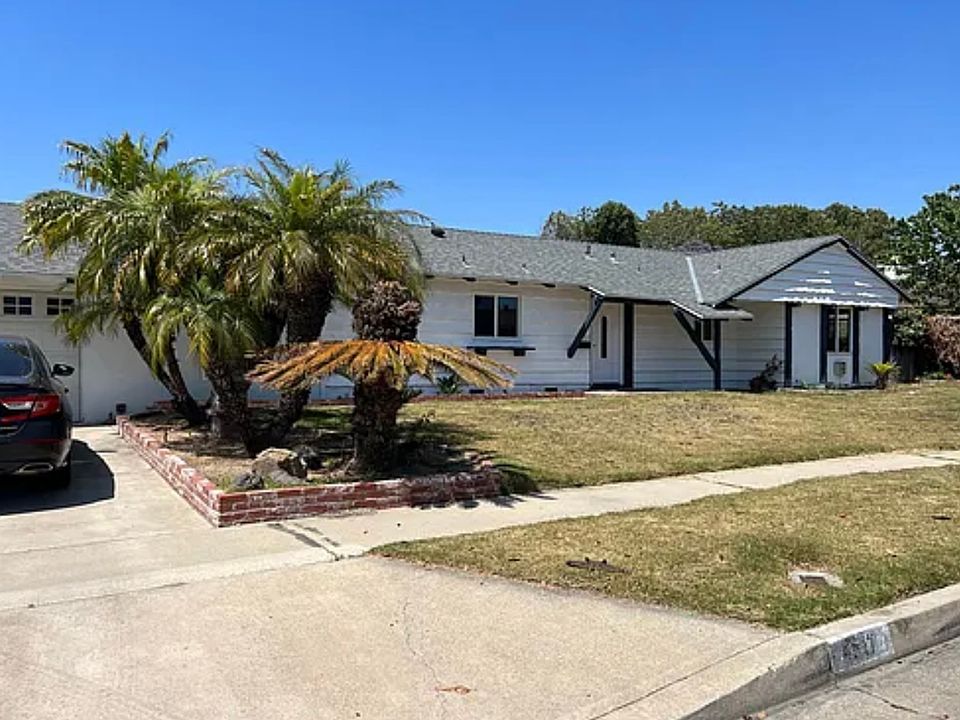 loowkw☆ 4811 Lunenburg Dr, Coldstream, KY 40245 | Zillow