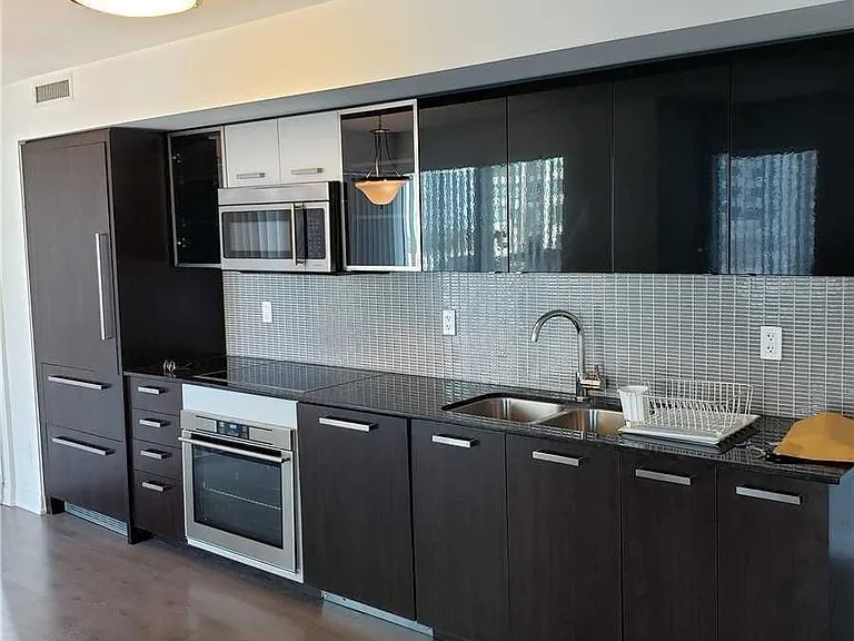 5162 Yonge St #809 — Photo 10
