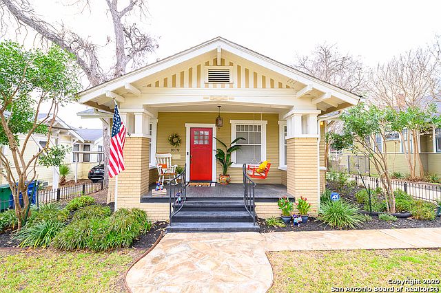1st image of 1019 W Agarita Ave