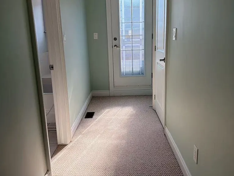 142 Hall St — Photo 9