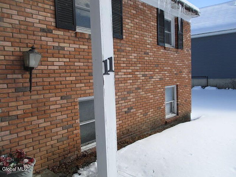 4th image of 11 Parkview Avenue