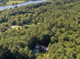694 River Road, Leeds, ME 04263