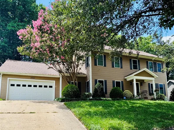 2941 8th Street Ct NE, Hickory, NC 28601