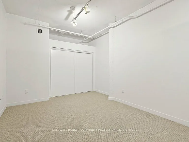 120 Jackson St W — Photo 18