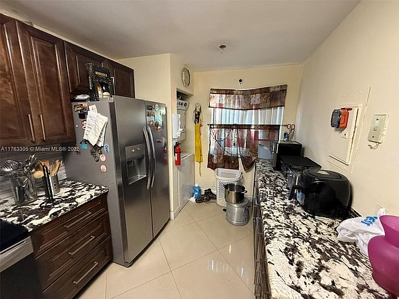 3rd image of 8041 Southgate Blvd APT H4
