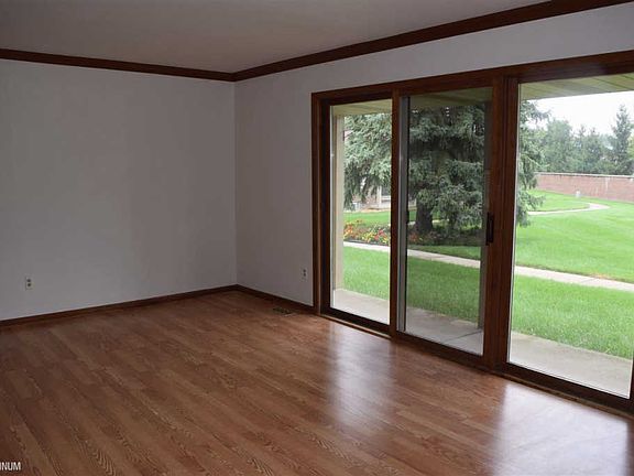 4th image of 14958 Kent Ct