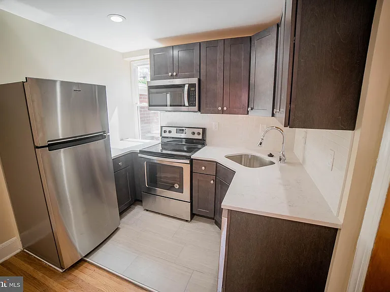 257 S 21st St #3F — Photo 8
