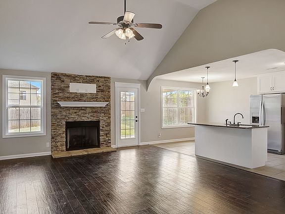 2nd image of 1139 Freedom Dr