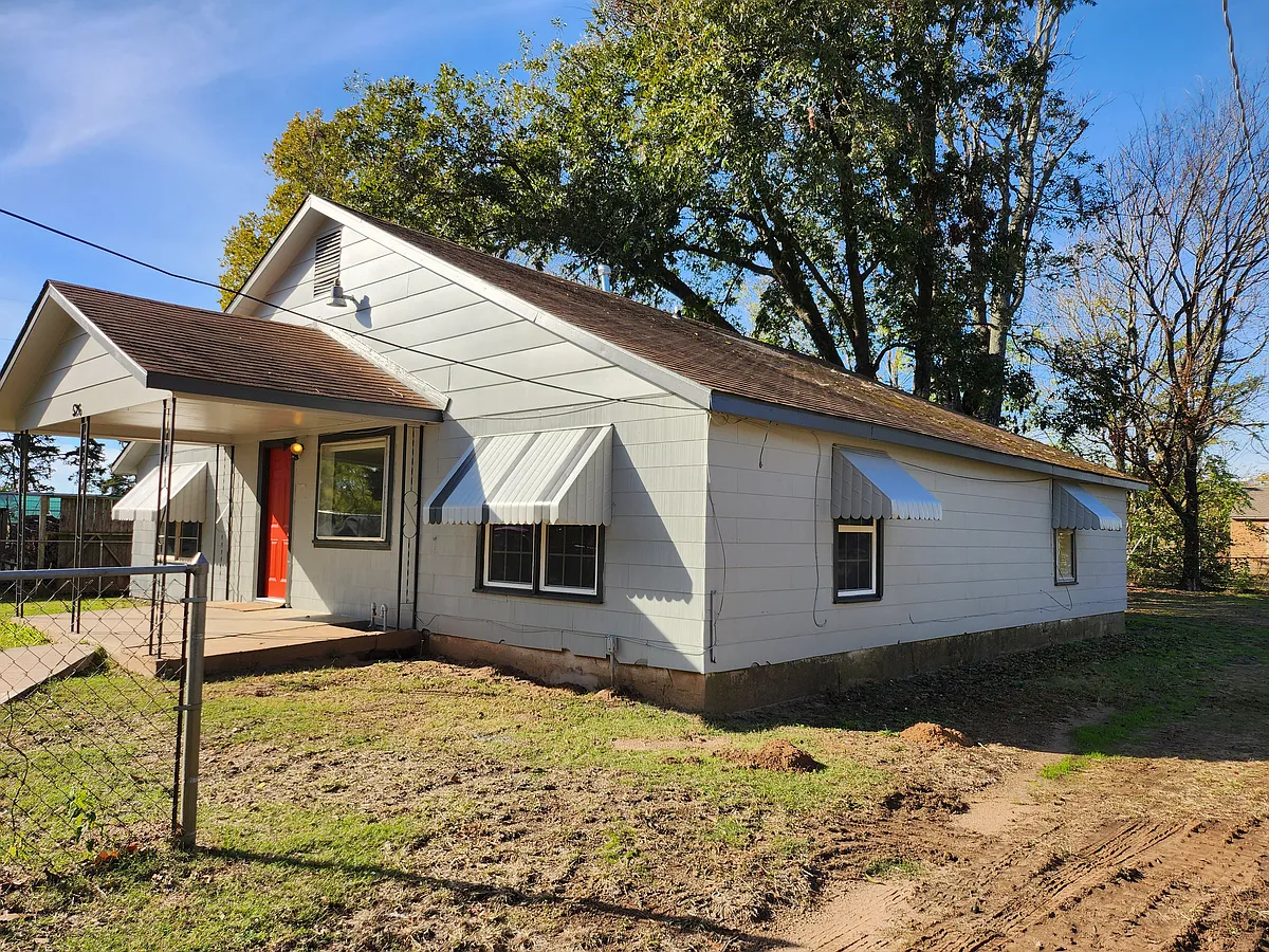 Front/side of house - 526 S 56th West Ave